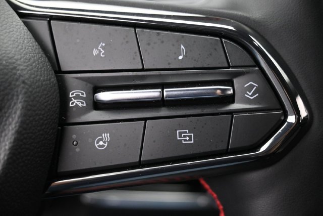 Used 2025 Chevrolet Equinox RS w/ Safety and Technology Package AWD/4WD image 17