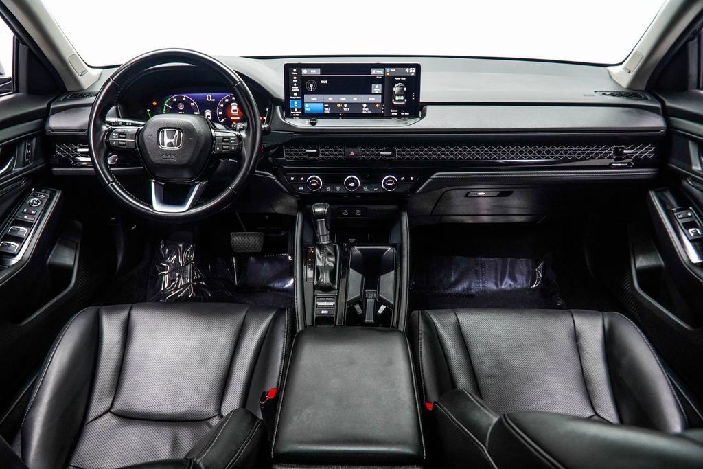 Used 2023 Honda Accord Touring image 6