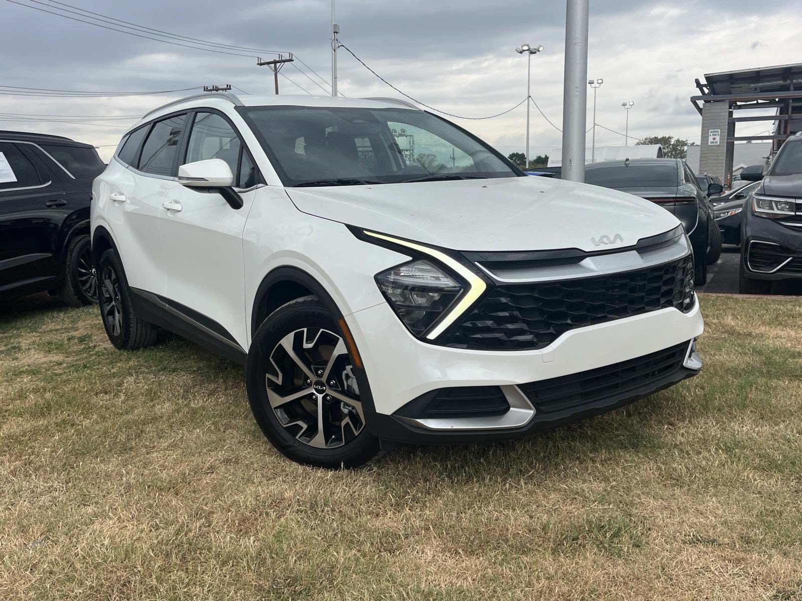 Used 2023 Kia Sportage EX AWD/4WD image 1