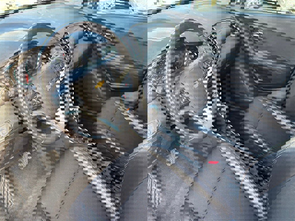 Used 2019 Chevrolet Trax LT w/ LT Convenience Package image 9