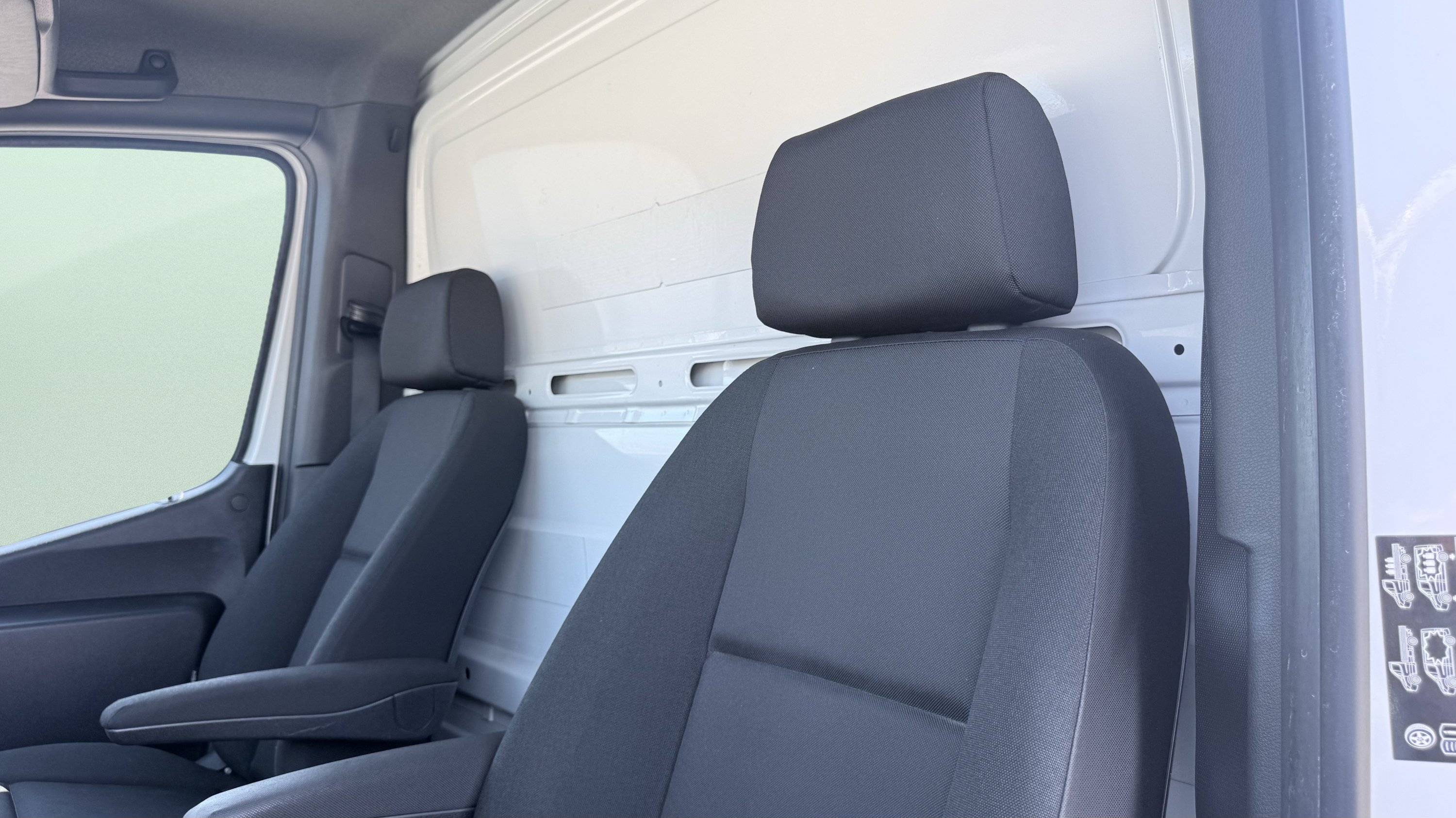 Used 2020 Mercedes-Benz Sprinter 3500 w/ Premium Package image 33