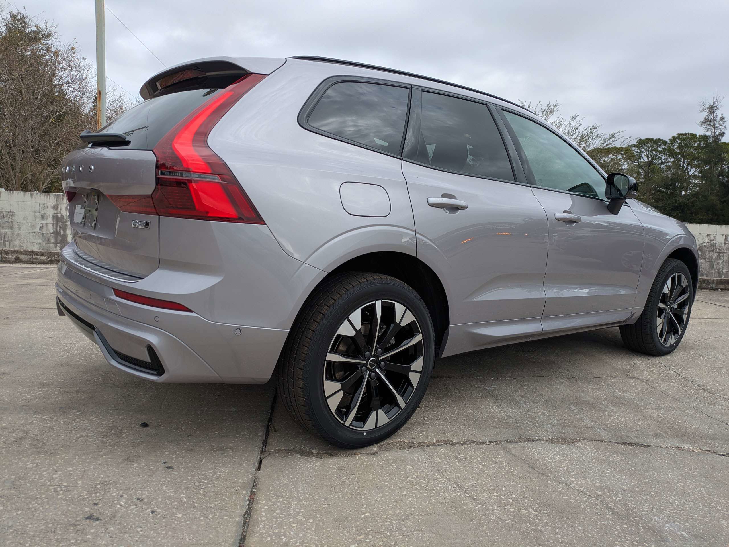 New 2026 Volvo XC60 B5 Plus w/ Protection Package Premier image 4
