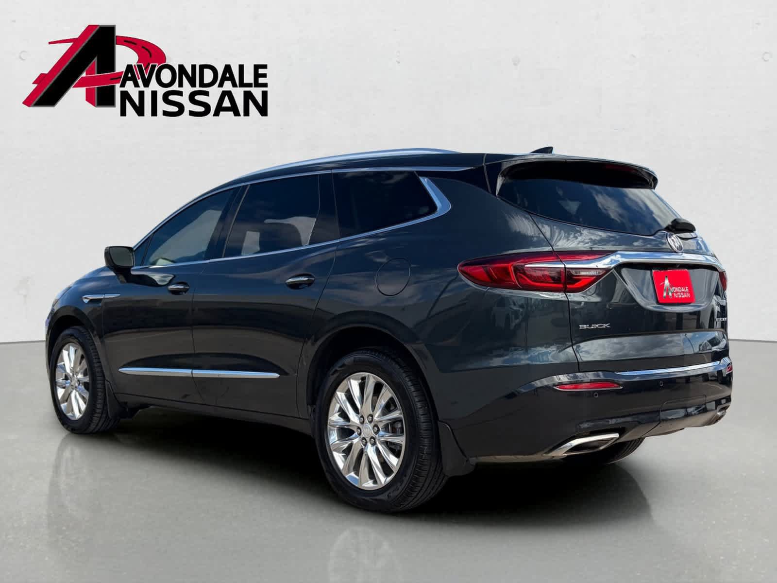 Used 2018 Buick Enclave Premium w/ Experience Buick Package FWD image 3
