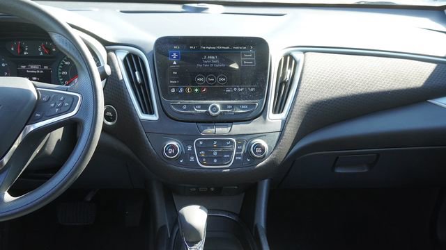 Used 2024 Chevrolet Malibu LT image 17