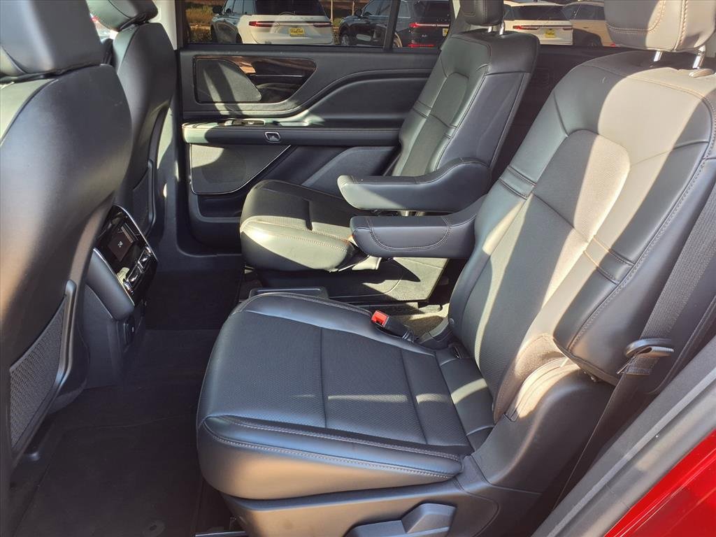 Used 2025 Lincoln Aviator 2WD image 24