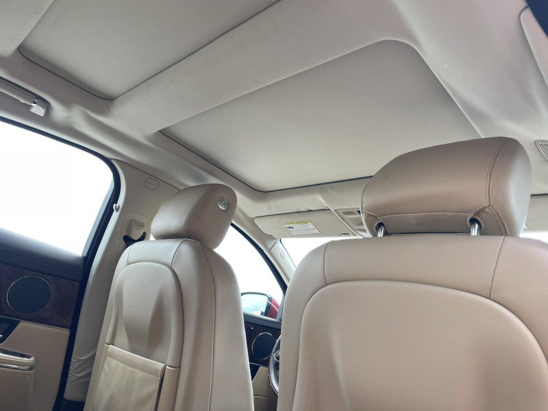 Used 2012 Jaguar XJ image 10