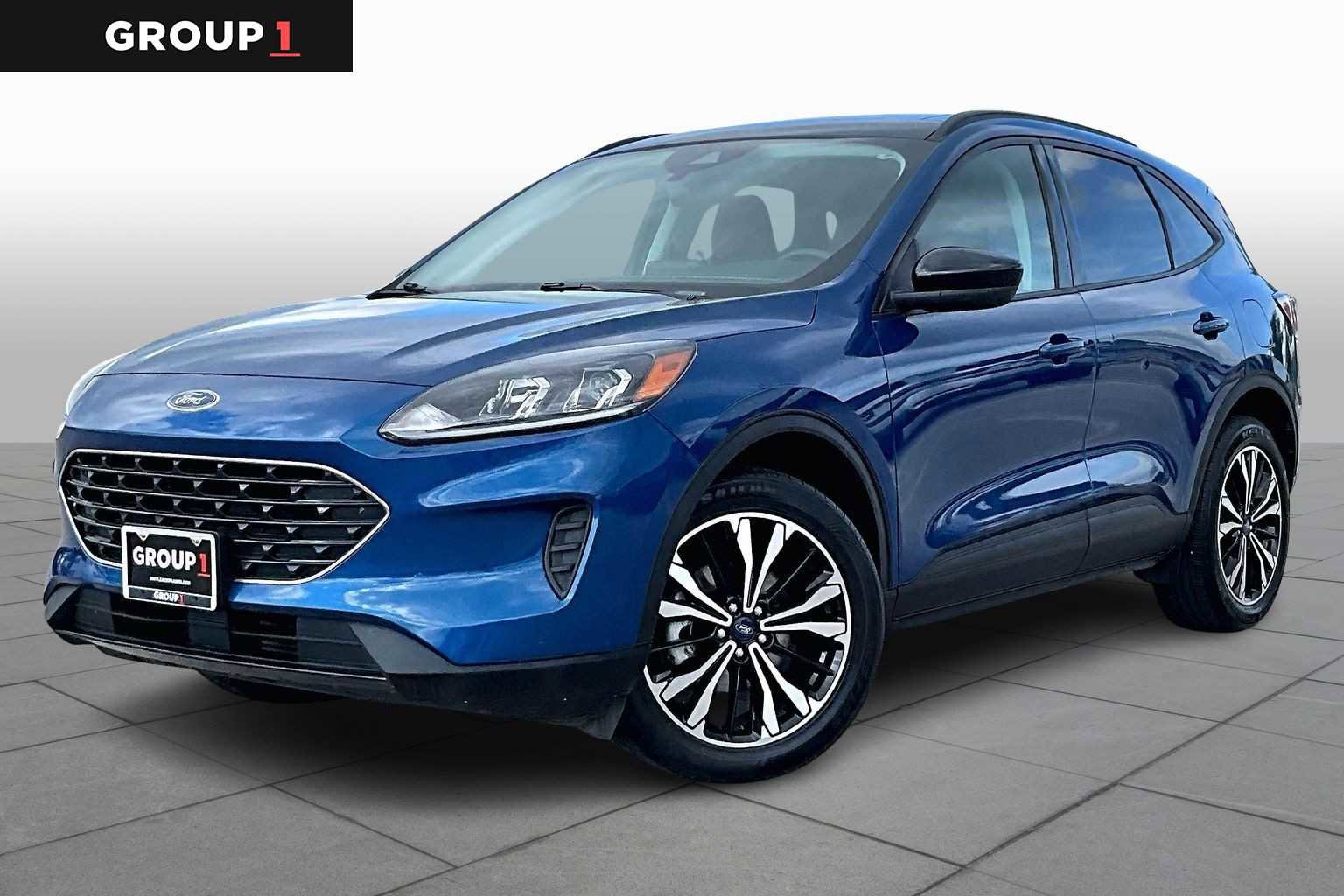 Used 2022 Ford Escape SE w/ SE Sport Appearance Package AWD/4WD image 1