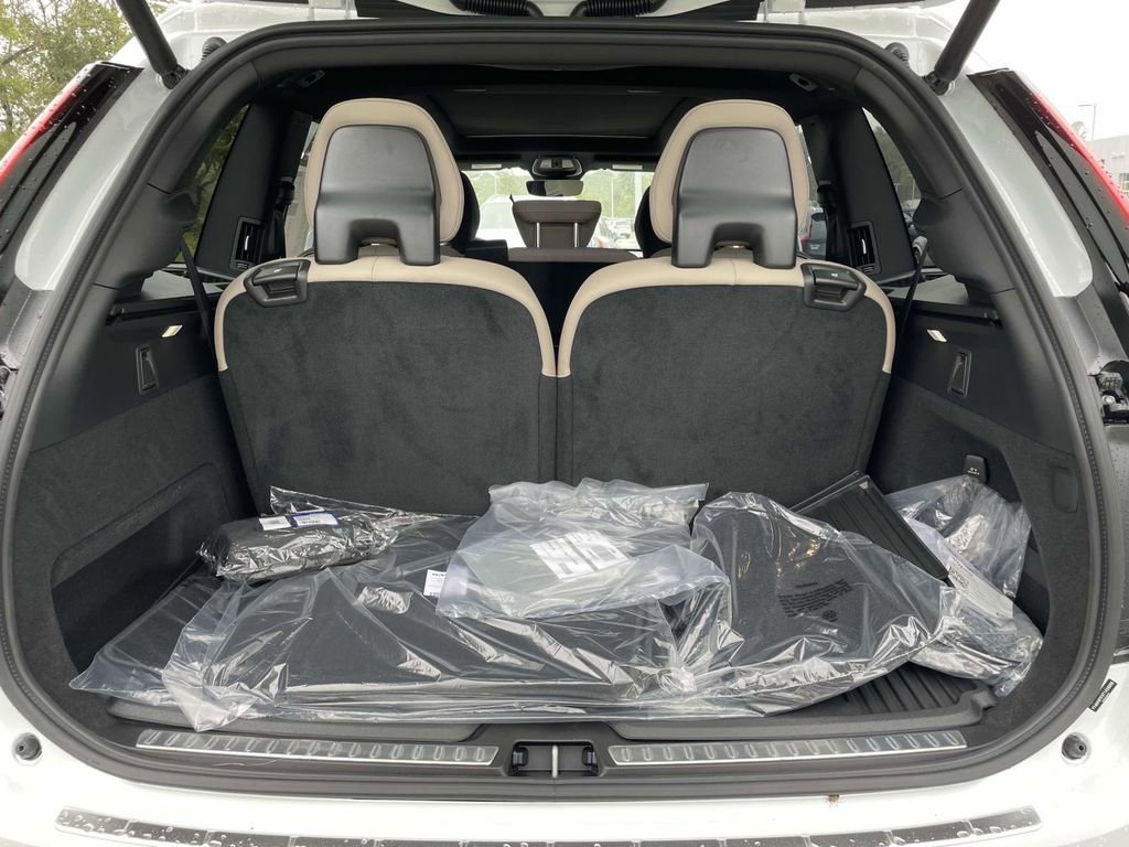New 2026 Volvo XC90 T8 Plus image 31