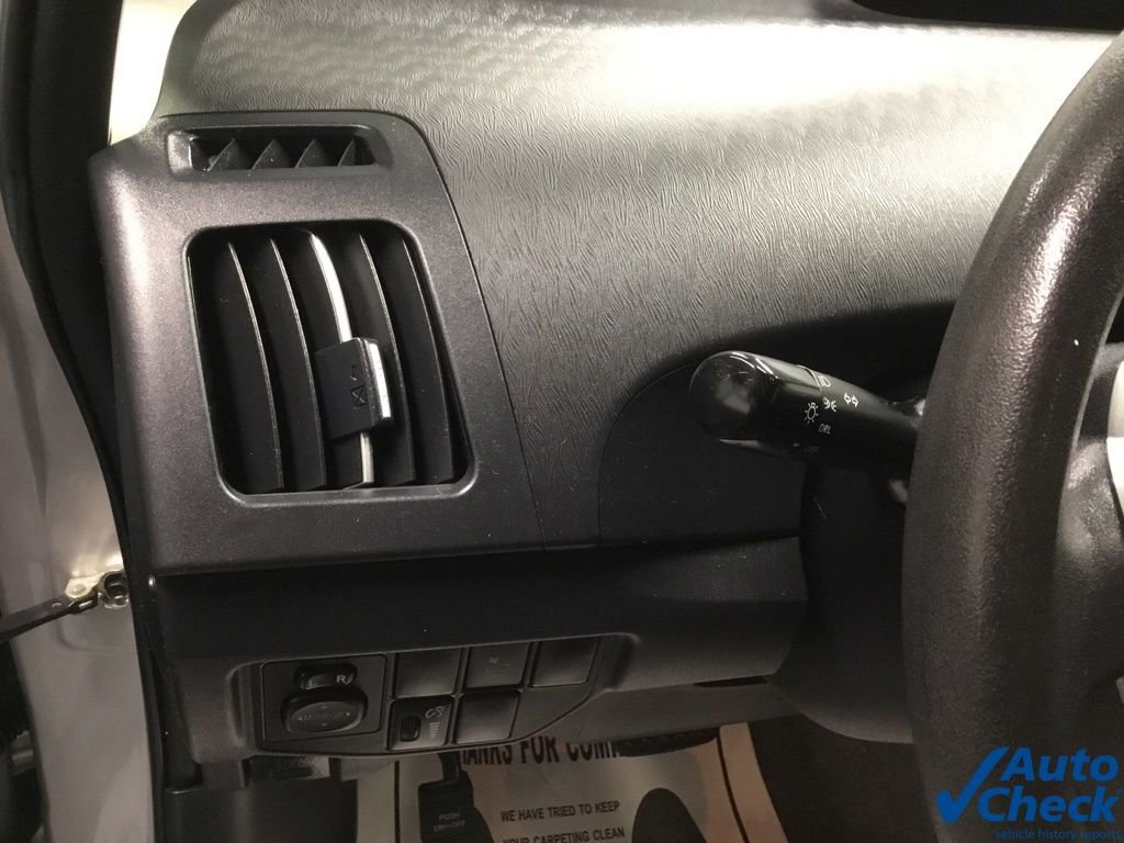 Used 2015 Toyota Prius Three w/ Solar Roof Package image 21