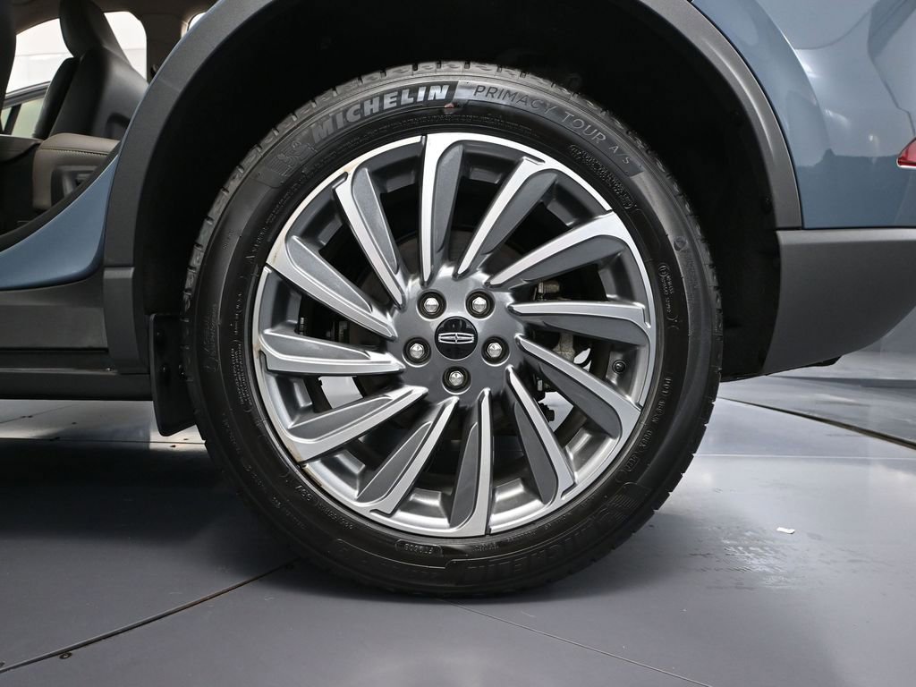 Used 2023 Lincoln Corsair Reserve image 13