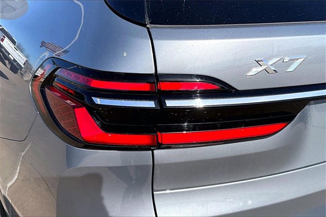 Used 2023 BMW X7 xDrive40i w/ Premium Package image 33