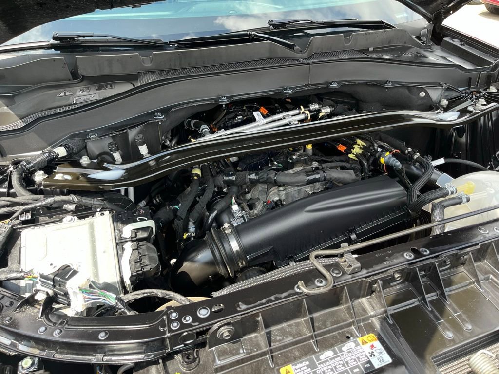 Used 2025 Ford Explorer ST-Line AWD/4WD image 9