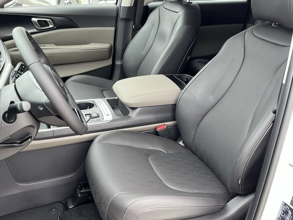 New 2026 Kia Carnival FWD image 19