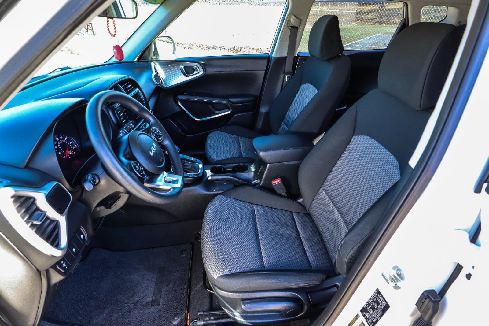 Used 2022 Kia Soul LX FWD image 33