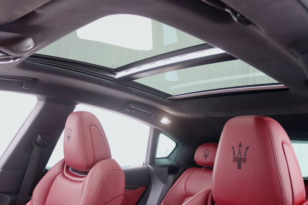 Used 2022 Maserati Levante Modena S AWD/4WD image 31