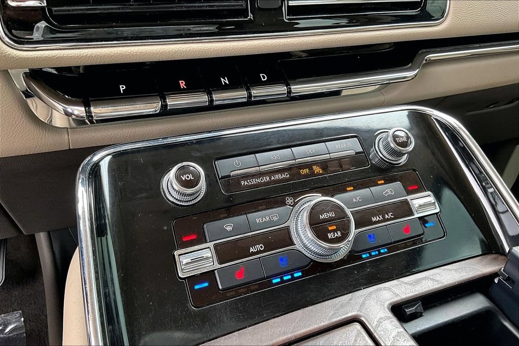 Used 2022 Lincoln Navigator Reserve AWD/4WD image 22