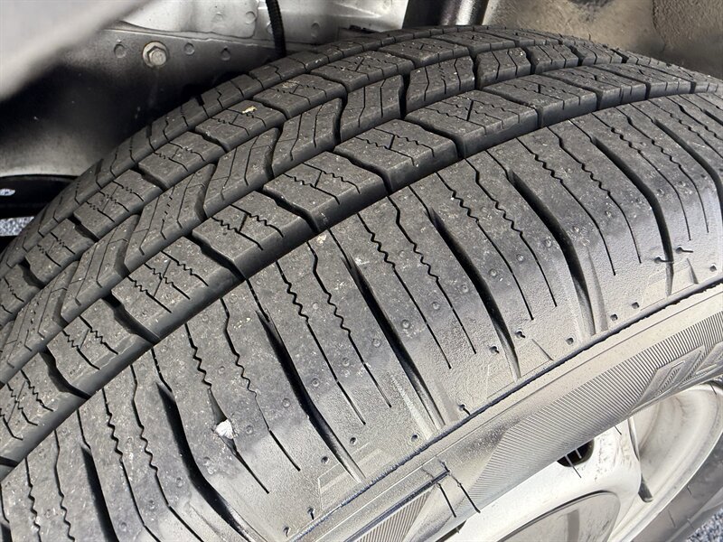 Used 2024 Ford Transit 250 148 Medium Roof RWD image 23