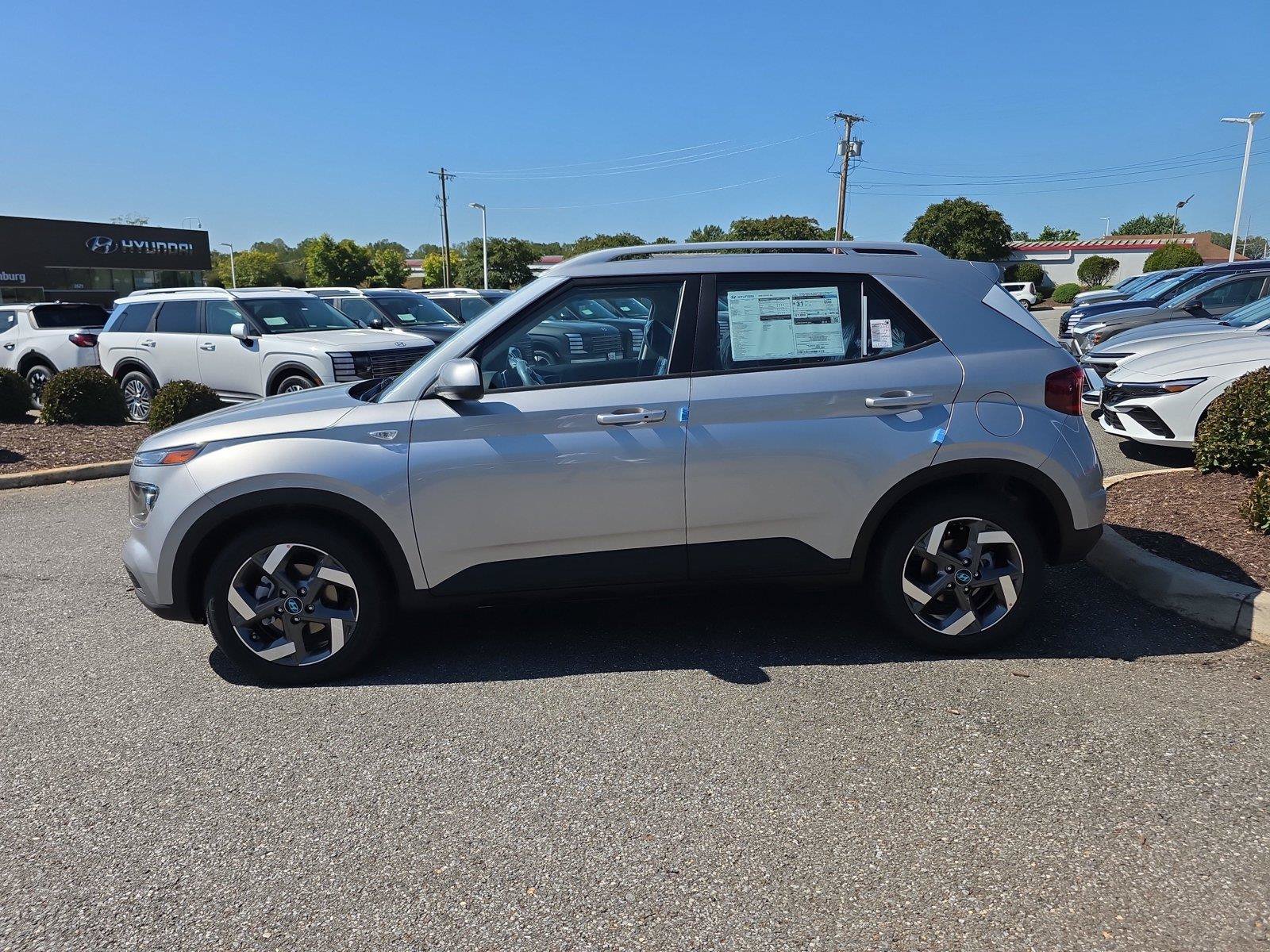 New 2026 Hyundai Venue SEL FWD image 7