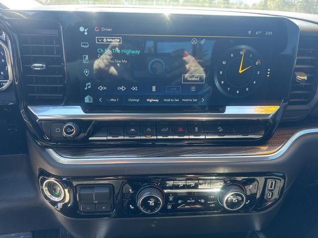 Used 2022 Chevrolet Silverado 1500 LT Trail Boss w/ Convenience Package II AWD/4WD image 18
