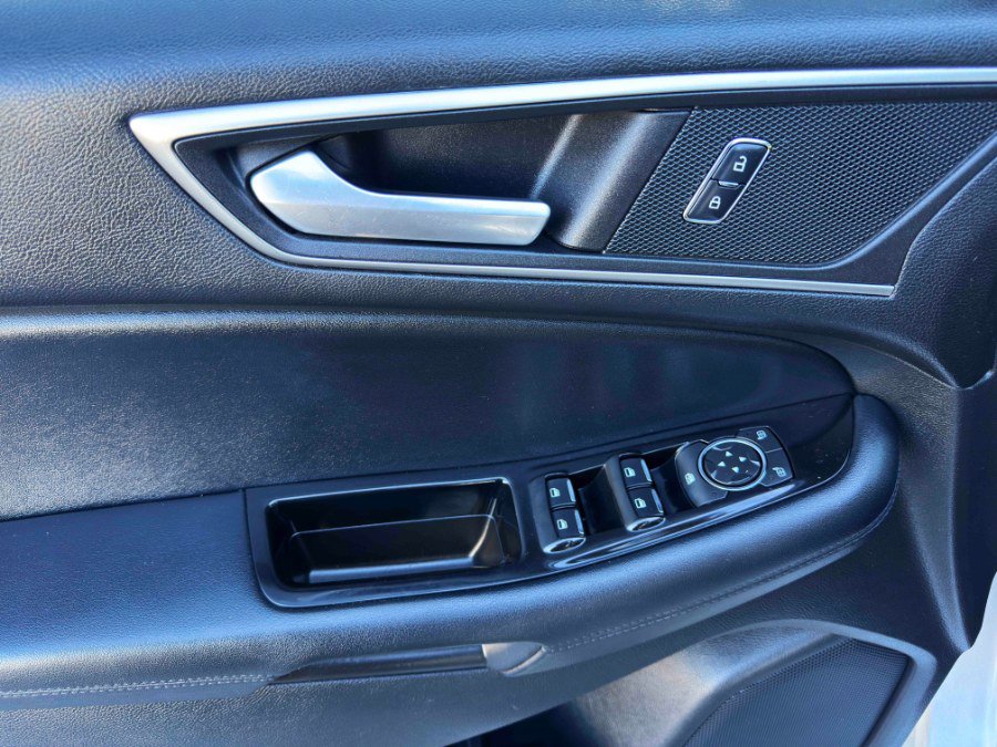 Used 2015 Ford Edge SEL w/ Equipment Group 201A image 18