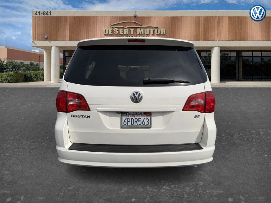 Used 2010 Volkswagen Routan SE FWD image 7
