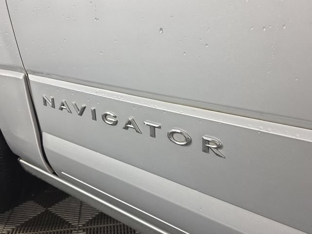 Used 2017 Lincoln Navigator Select AWD/4WD image 11