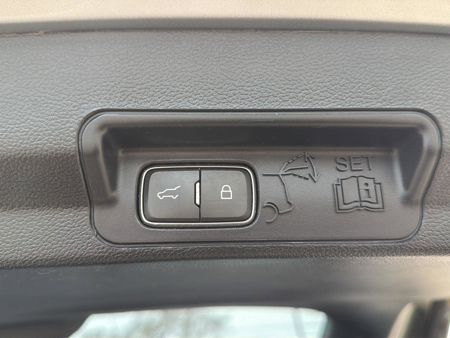 Used 2020 Ford Explorer XLT w/ Equipment Group 202A image 36