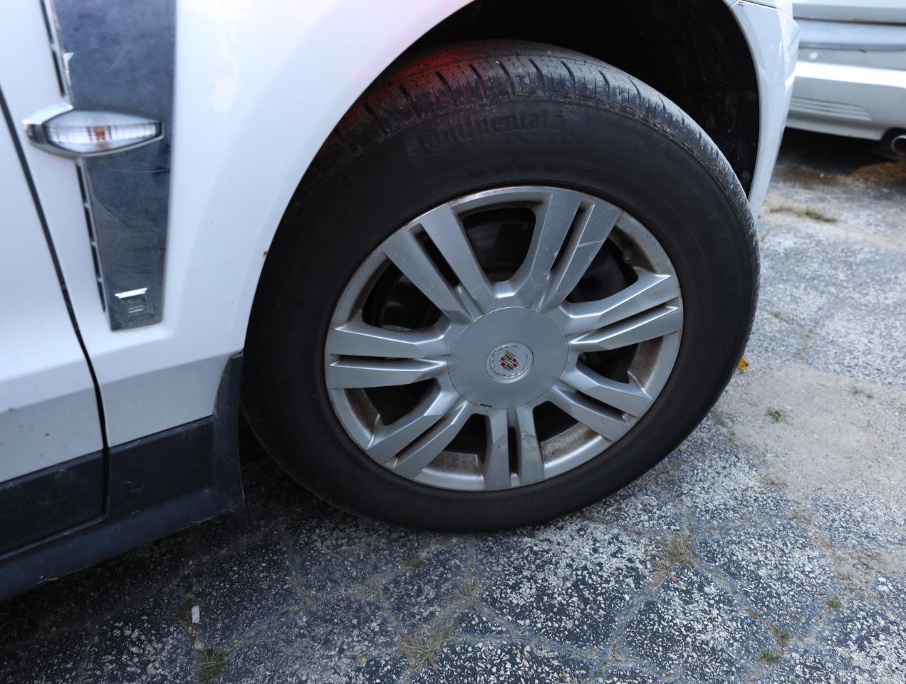 Used 2010 Cadillac SRX Luxury AWD/4WD image 9
