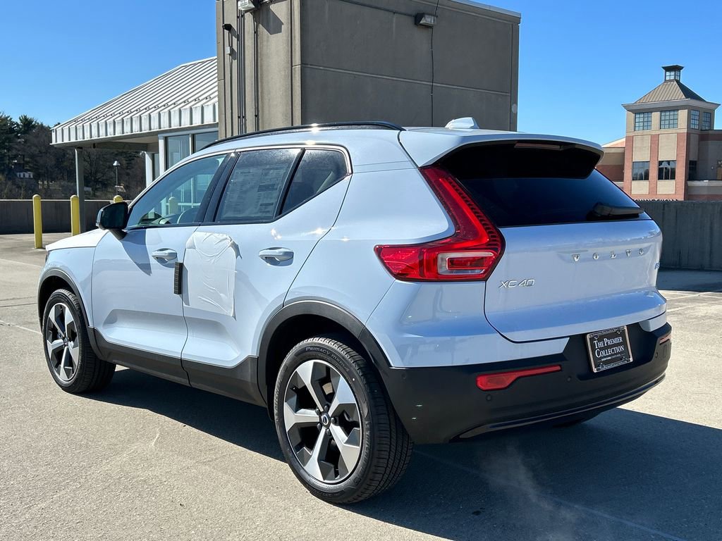 New 2026 Volvo XC40 B5 Plus w/ Climate Package AWD/4WD image 4