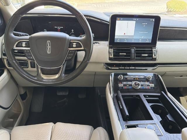Used 2018 Lincoln Navigator Select w/ Technology Package image 25