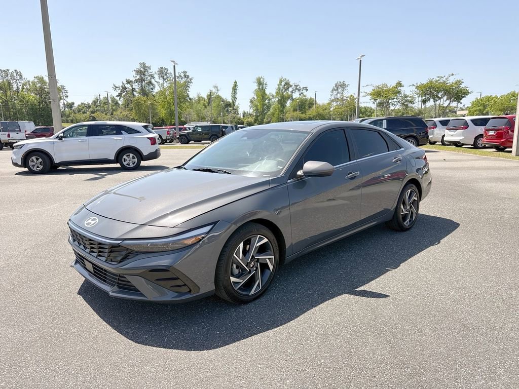 Used 2024 Hyundai Elantra SEL w/ Convenience Package image 6