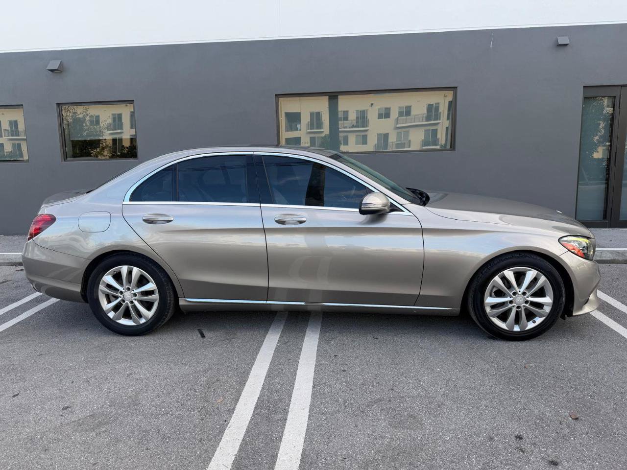 Used 2019 Mercedes-Benz C 300 Sedan image 9