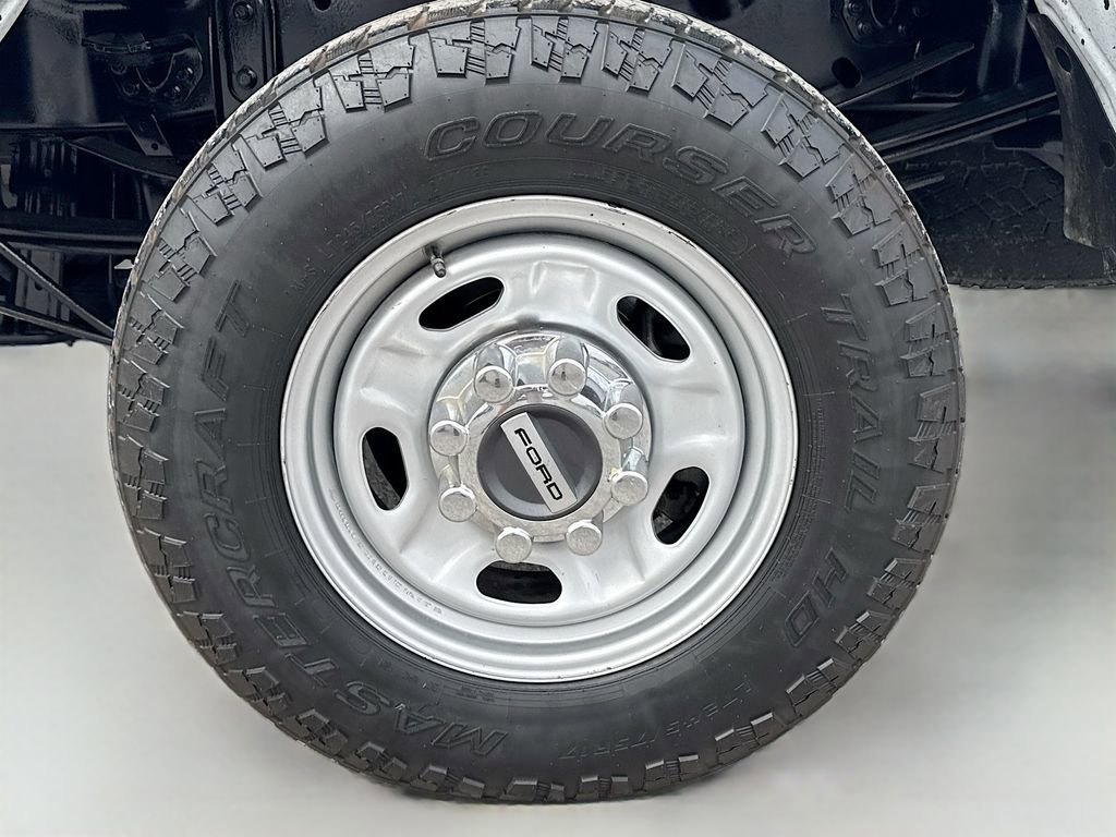 Used 2022 Ford F250 XL w/ Power Equipment Group AWD/4WD image 31