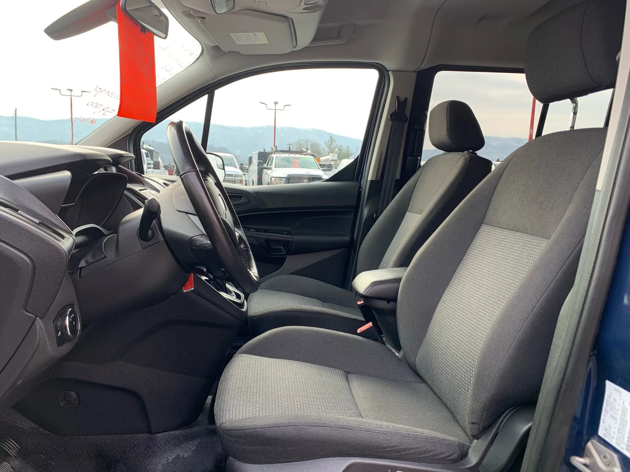 Used 2016 Ford Transit Connect XL image 9