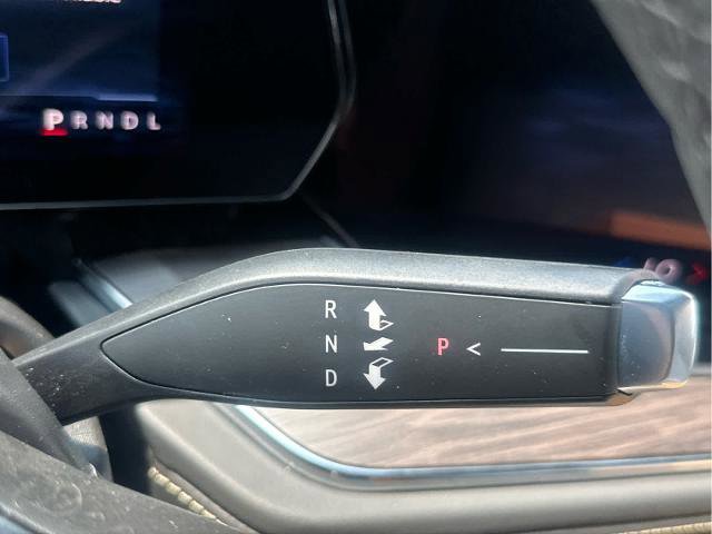 New 2025 Chevrolet Suburban Premier RWD image 32