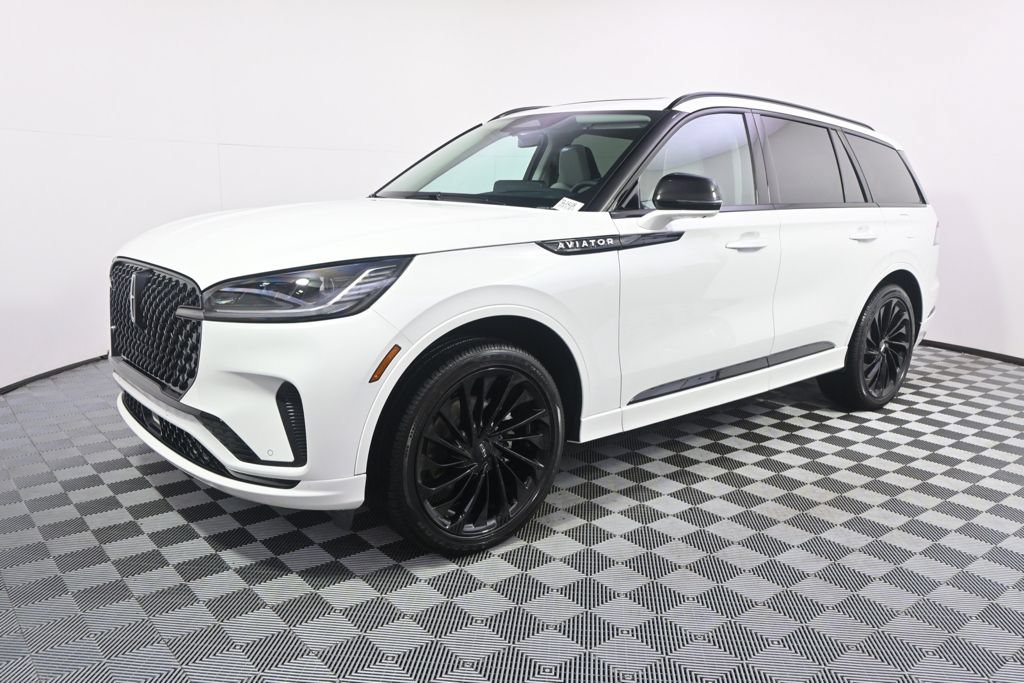 New 2026 Lincoln Aviator Reserve AWD/4WD image 2