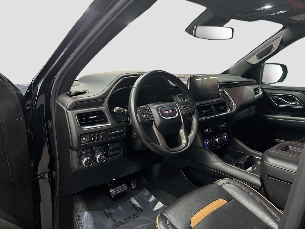 Used 2024 GMC Yukon XL AT4 w/ Technology Package AWD/4WD image 9