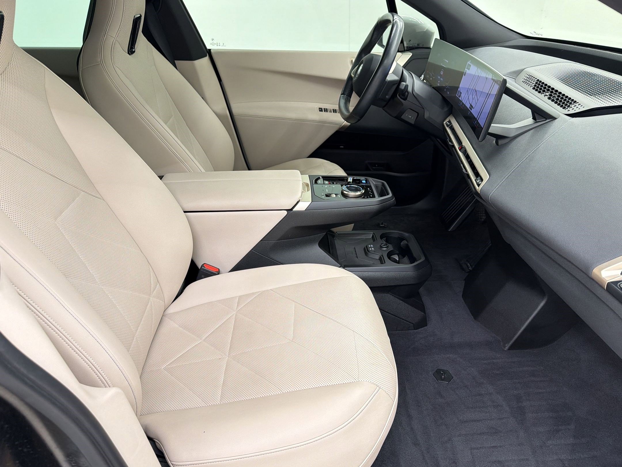 Certified 2023 BMW iX xDrive50 w/ Convenience Package AWD/4WD image 28