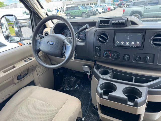 Used 2014 Ford E-350 and Econoline 350 XLT RWD image 17