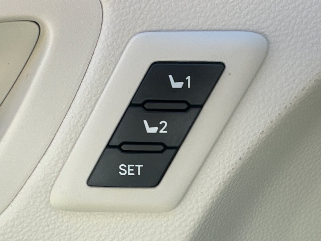 New 2026 Toyota Sienna Platinum AWD/4WD image 25