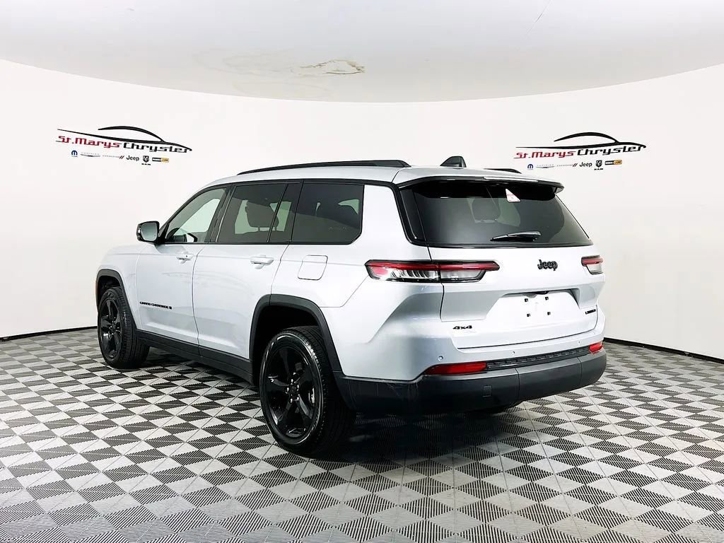 Used 2025 Jeep Grand Cherokee L Limited w/ Black Appearance Package image 6