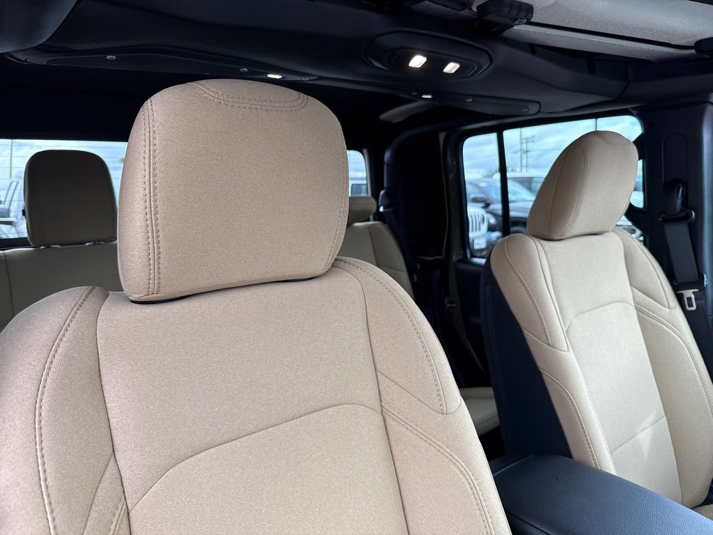 New 2026 Jeep Gladiator Willys AWD/4WD image 13