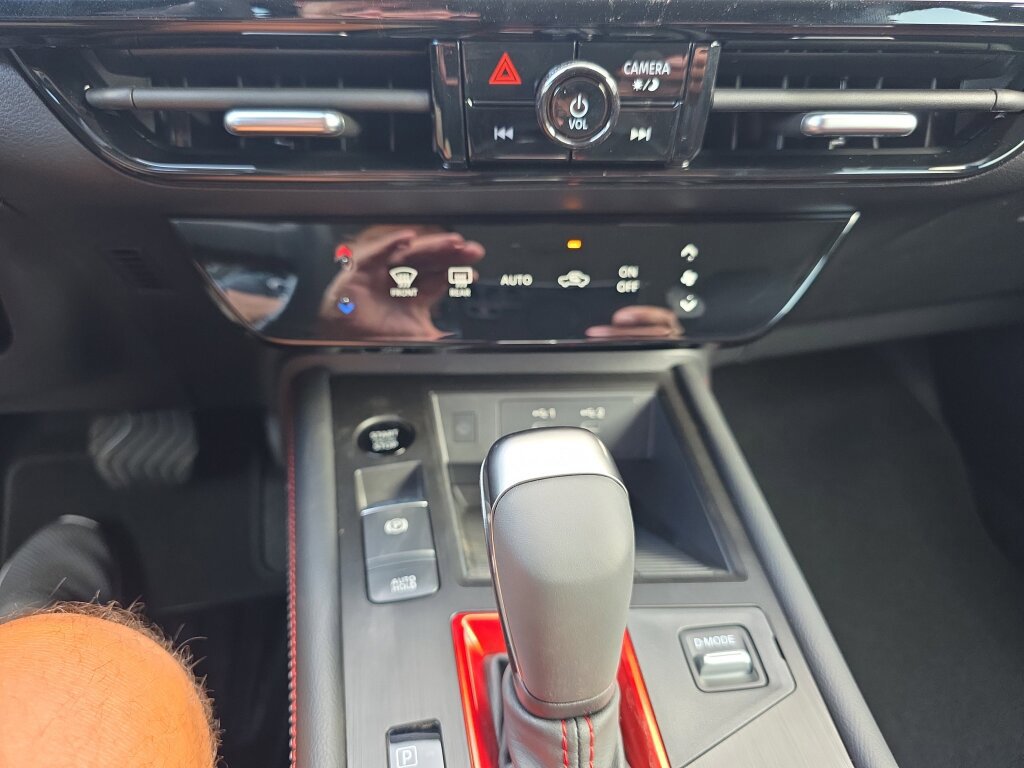 New 2026 Nissan Kicks SR FWD image 12