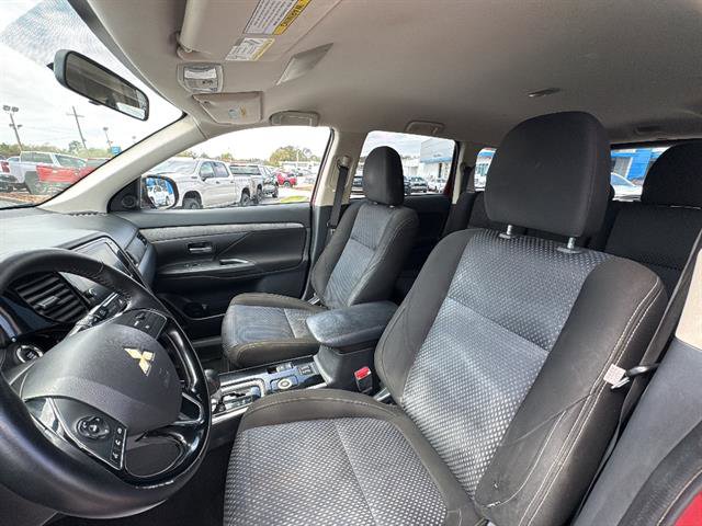 Used 2018 Mitsubishi Outlander SE image 14