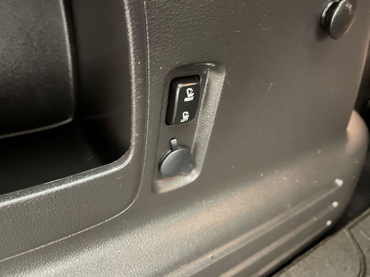 Used 2013 Ford Edge SEL FWD image 24