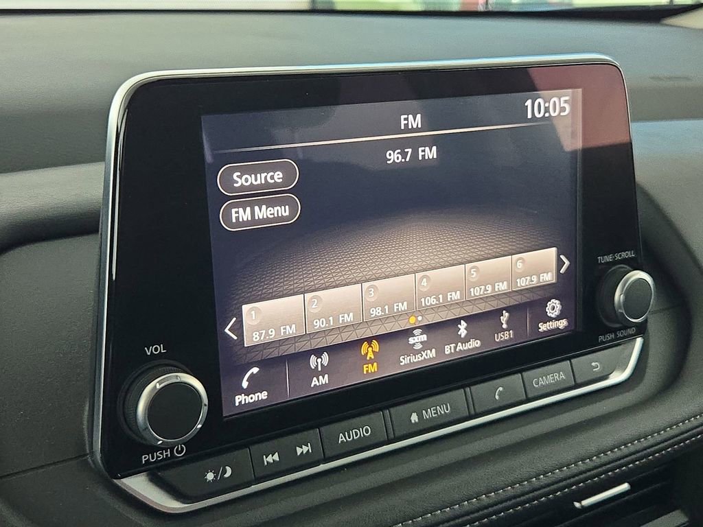 Used 2025 Nissan Rogue SV image 19