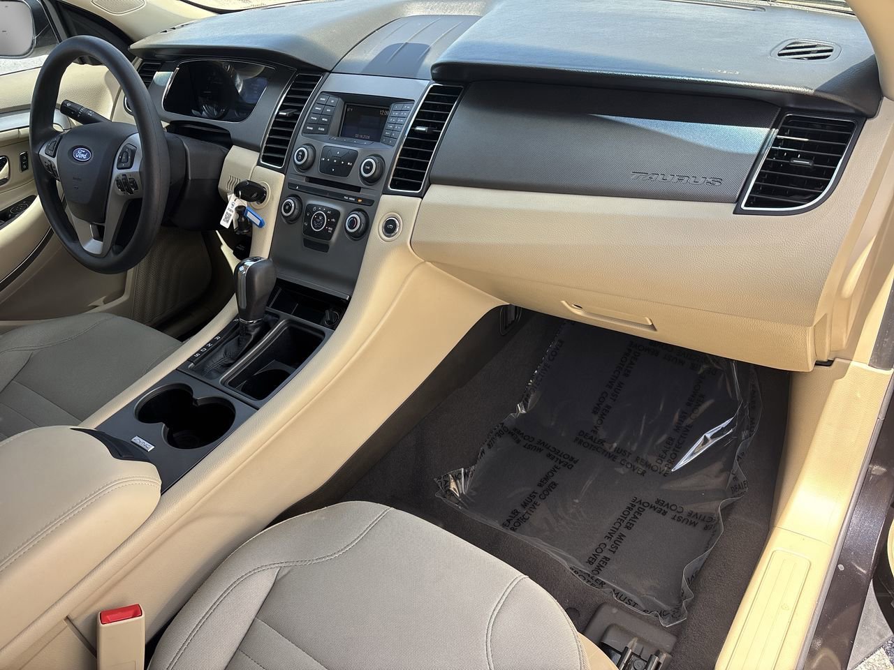 Used 2019 Ford Taurus SE image 11