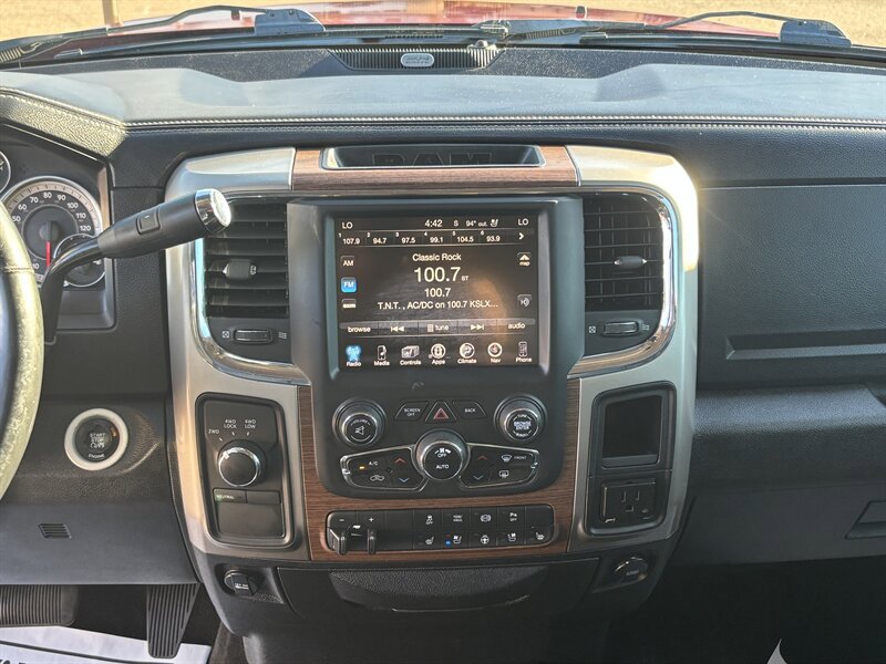 Used 2015 RAM 2500 Laramie w/ Convenience Group AWD/4WD image 18
