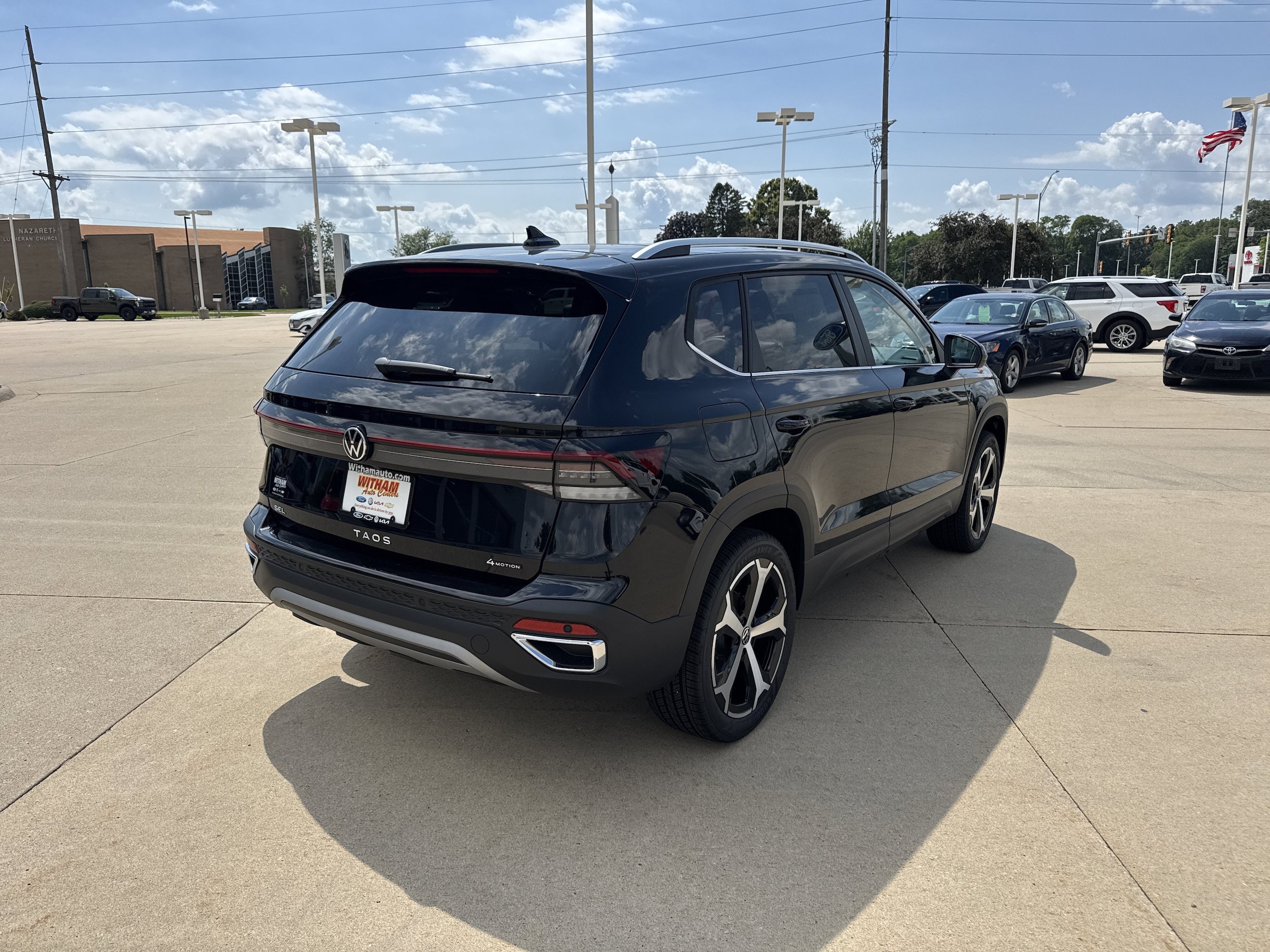New 2026 Volkswagen Taos SEL AWD/4WD image 4