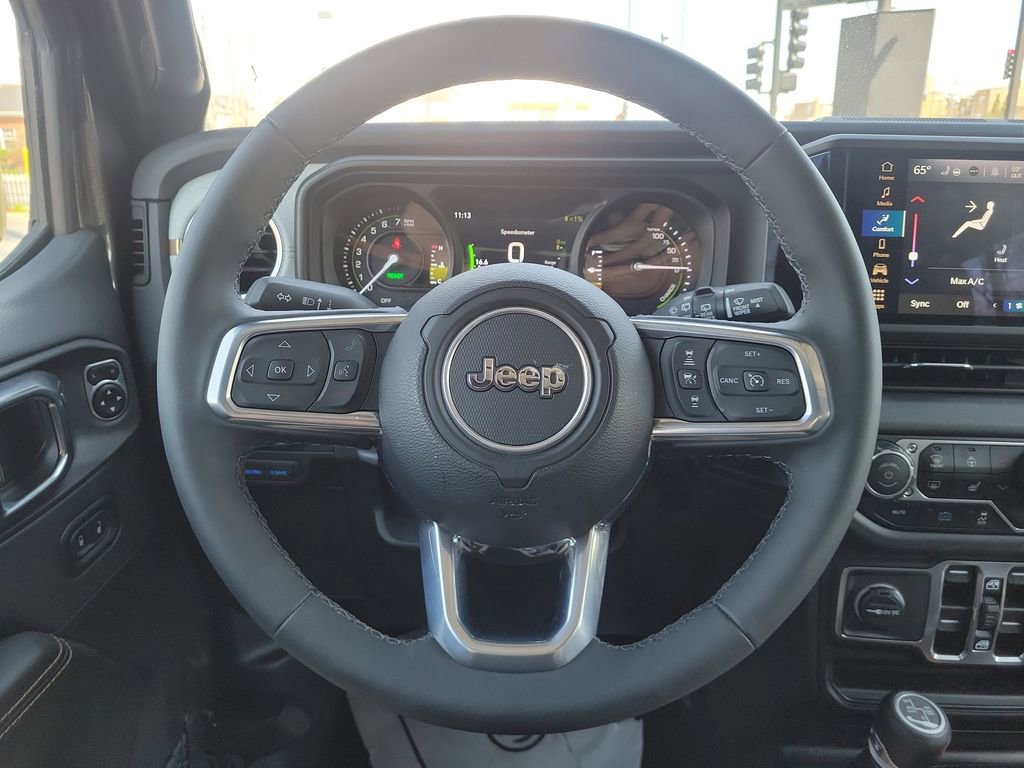 Certified 2025 Jeep Wrangler Unlimited Sahara AWD/4WD image 24